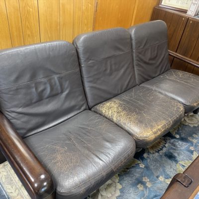 法人様応接室　ソファ座面・背もたれ部分全面張替え(前編)