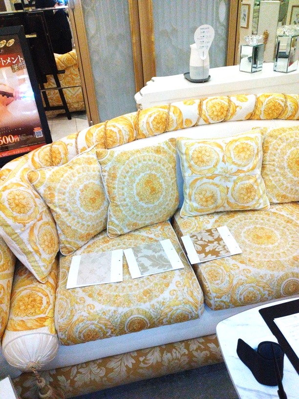 ヴェルサーチクッションカバーの製作前